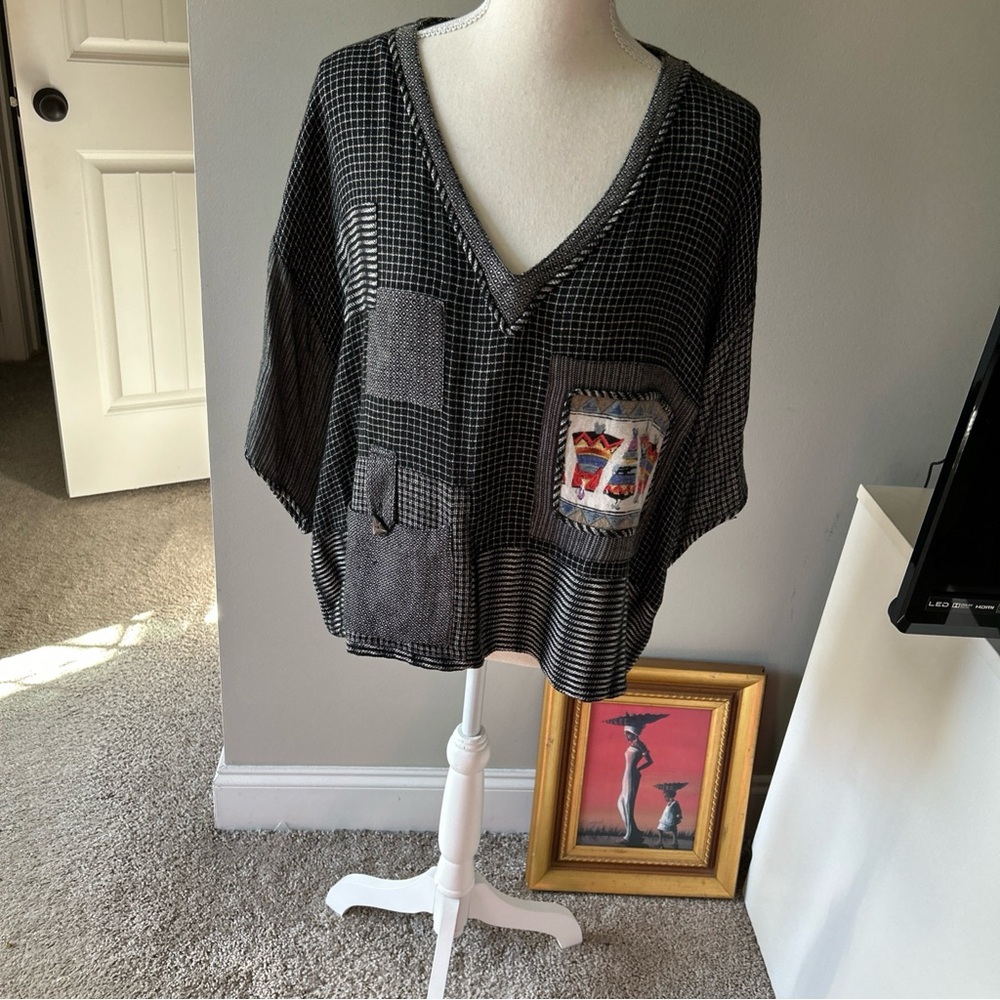 Yashi patchwork Black and White Checkered V-Neck women Top Sz L